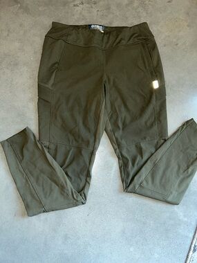 Magellan Outdoors Olive Fitted Explore Waistband Leggings
